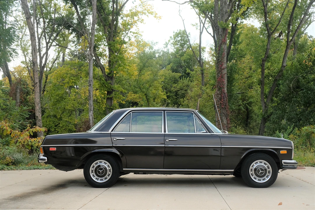 1970 Mercedes-Benz W114 & W115 - Image 10 of 31