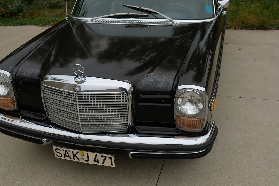 1970 Mercedes-Benz W114 & W115 - Image 30 of 31