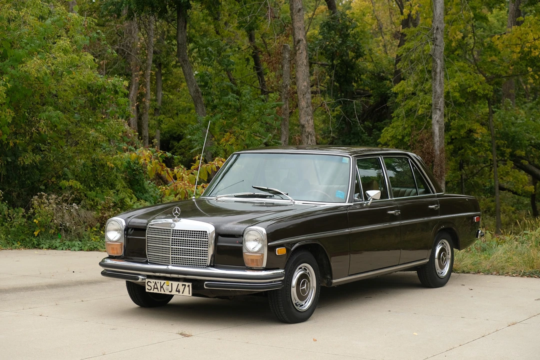 1970 Mercedes-Benz W114 & W115 - Image 2 of 31