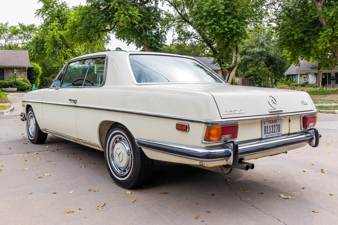 1970 Mercedes-Benz W114 & W115 - Image 10 of 31