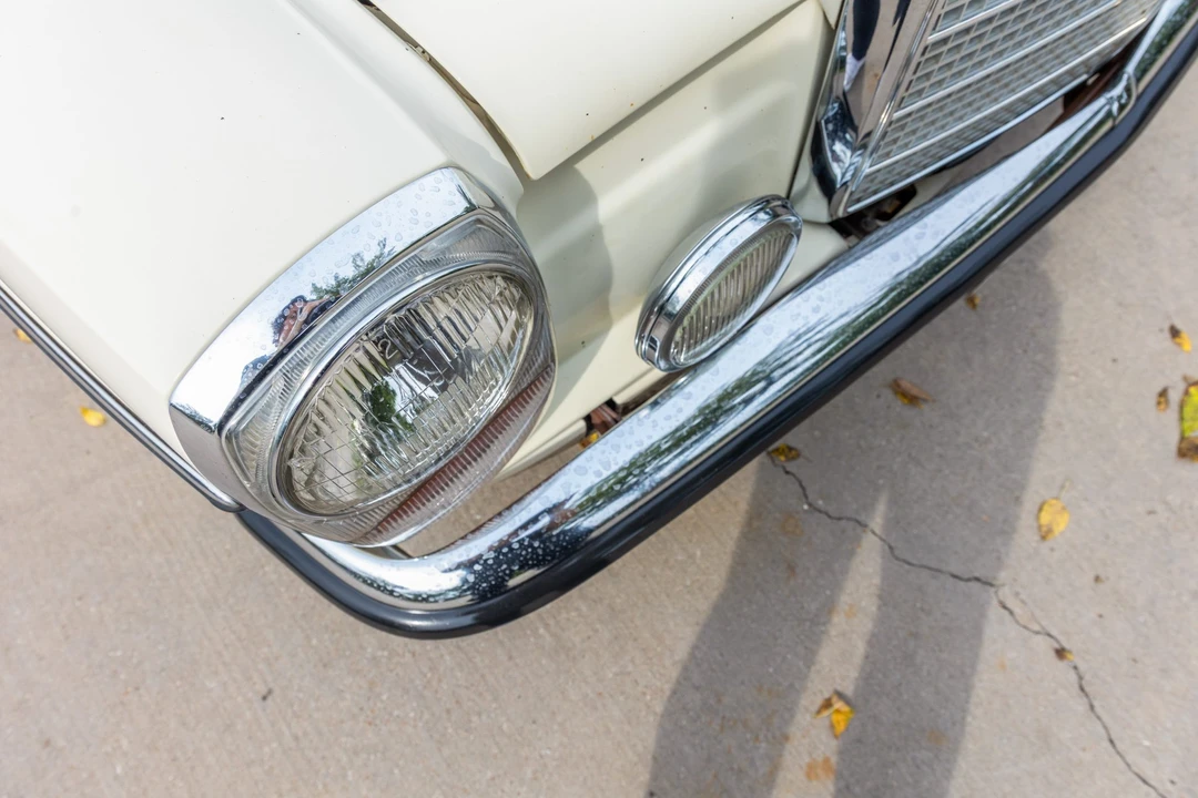 1970 Mercedes-Benz W114 & W115 - Image 30 of 31