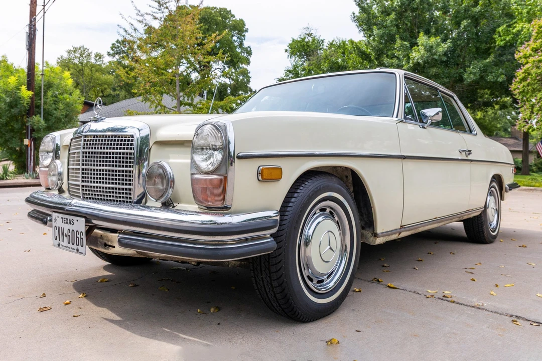 1970 Mercedes-Benz W114 & W115 - Image 2 of 31