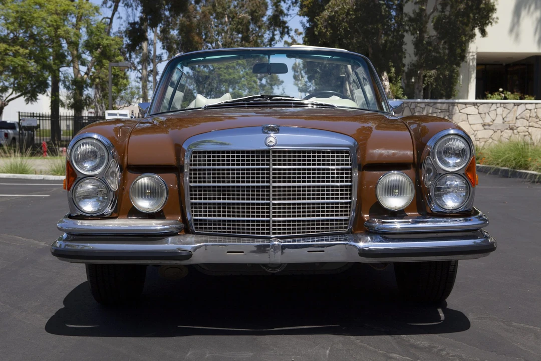 1970 Mercedes-Benz W111 280SE 3.5 Cabriolet - Image 13 of 31