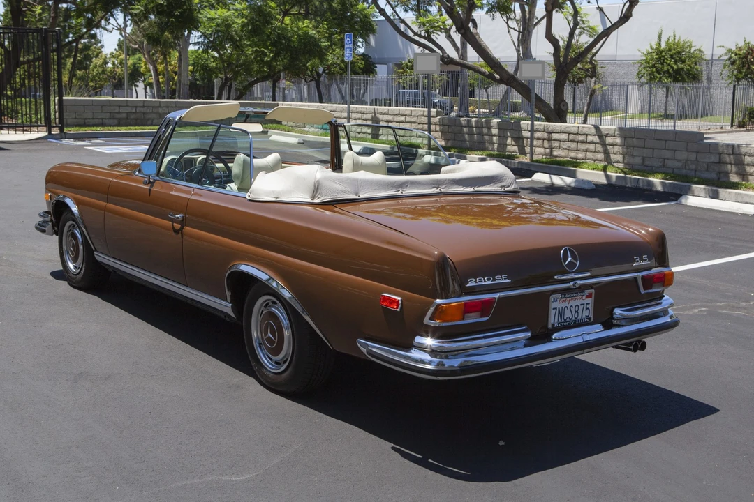 1970 Mercedes-Benz W111 280SE 3.5 Cabriolet - Image 5 of 31