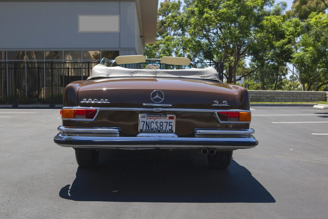 1970 Mercedes-Benz W111 280SE 3.5 Cabriolet - Image 7 of 31