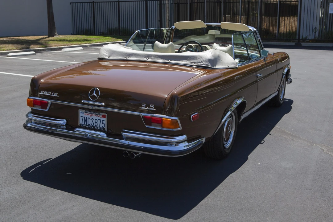1970 Mercedes-Benz W111 280SE 3.5 Cabriolet - Image 9 of 31