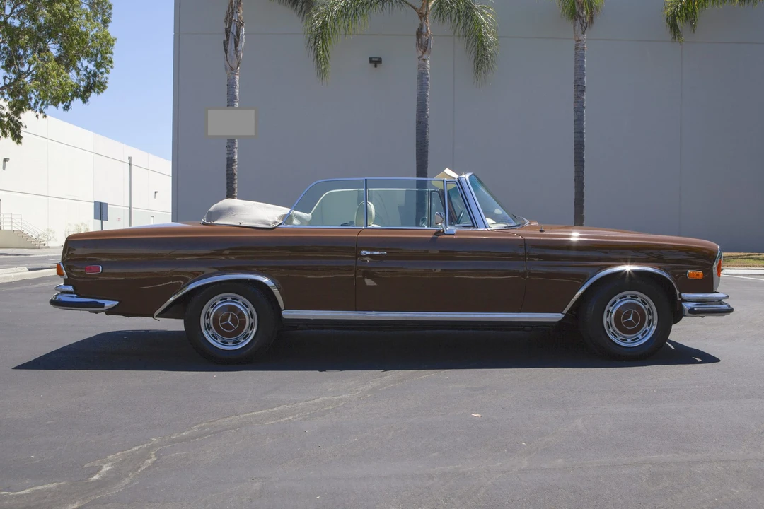 1970 Mercedes-Benz W111 280SE 3.5 Cabriolet - Image 10 of 31