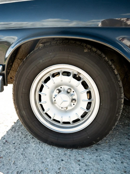 1970 Mercedes-Benz W111 280SE 3.5 Coupe - Image 9 of 30