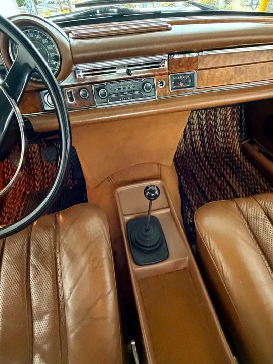 1970 Mercedes-Benz W111 280SE 3.5 Cabriolet - Image 13 of 20