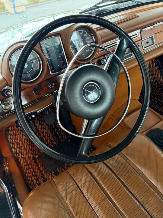 1970 Mercedes-Benz W111 280SE 3.5 Cabriolet - Image 15 of 20