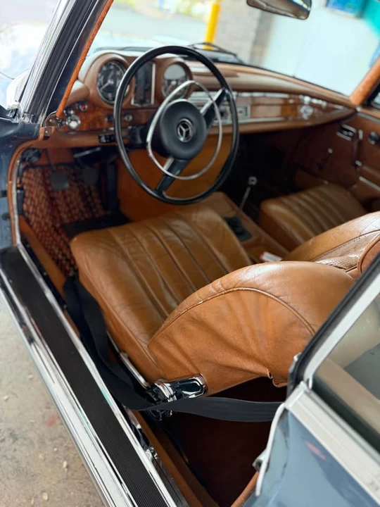 1970 Mercedes-Benz W111 280SE 3.5 Cabriolet - Image 9 of 20