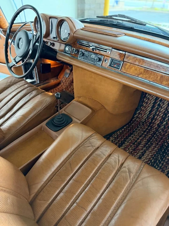 1970 Mercedes-Benz W111 280SE 3.5 Cabriolet - Image 12 of 20