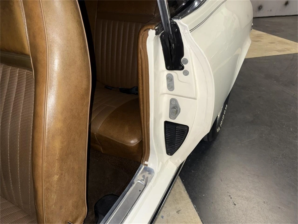 1970 Mercury Cougar 1st Gen - Image 20 of 31