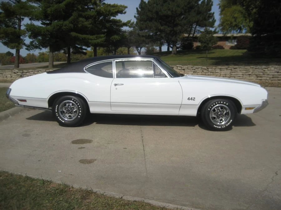 1970 Oldsmobile 442 2nd Gen - Image 2 of 7