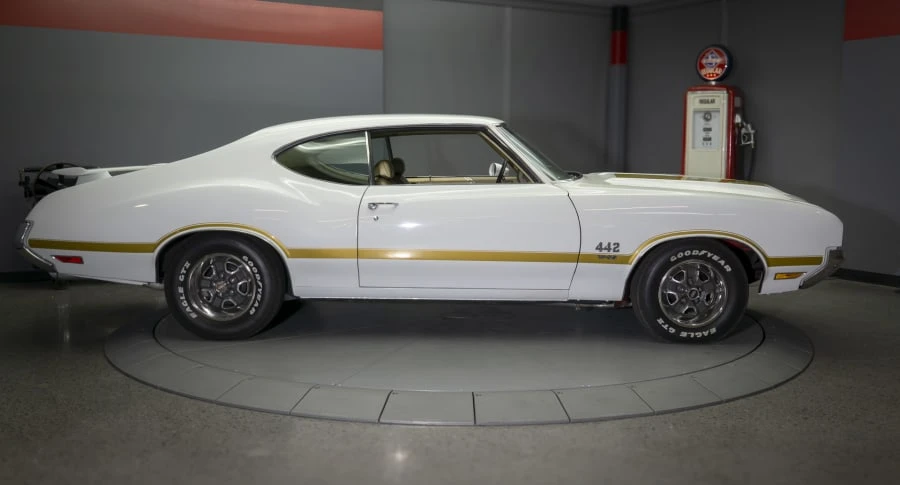 1970 Oldsmobile 442 2nd Gen - Image 2 of 31