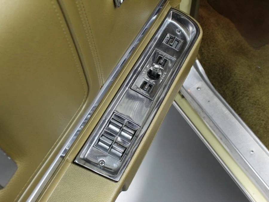 1970 Oldsmobile 98 - Image 26 of 31