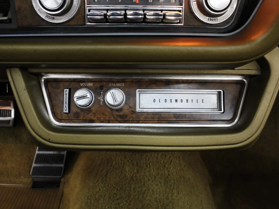 1970 Oldsmobile 98 - Image 30 of 31