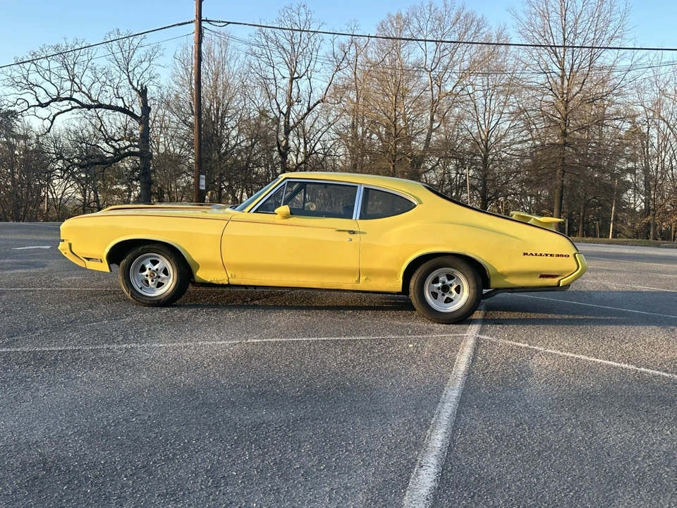 1970 Oldsmobile Cutlass 3rd Gen - Image 8 of 21