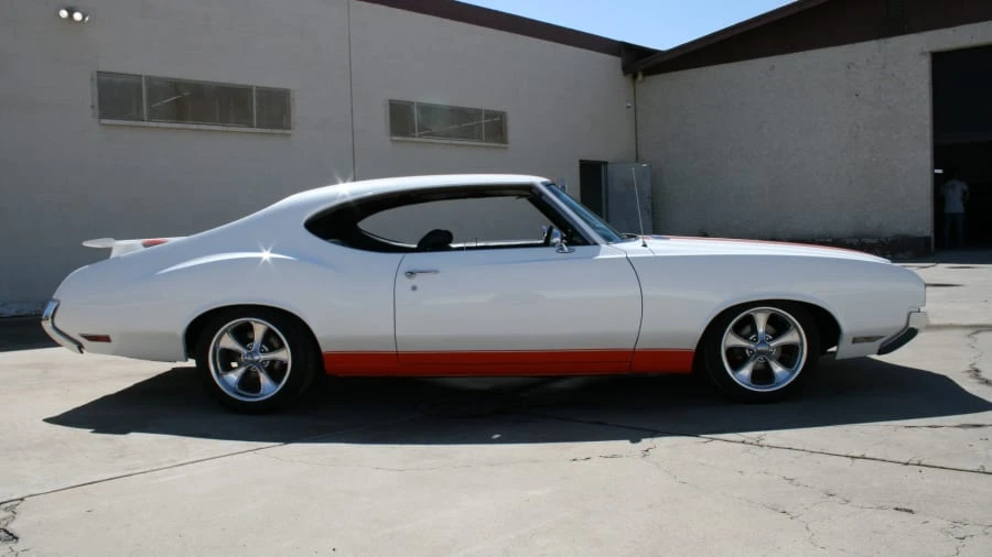 1970 Oldsmobile Cutlass 3rd Gen - Image 12 of 13