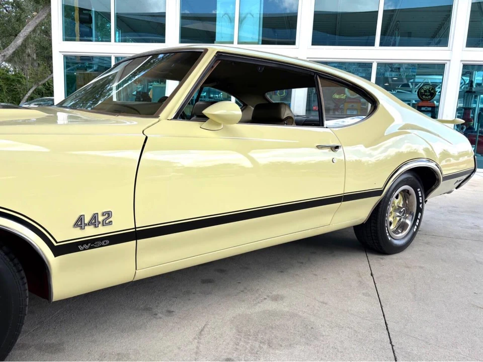1970 Oldsmobile Cutlass 3rd Gen - Image 13 of 31
