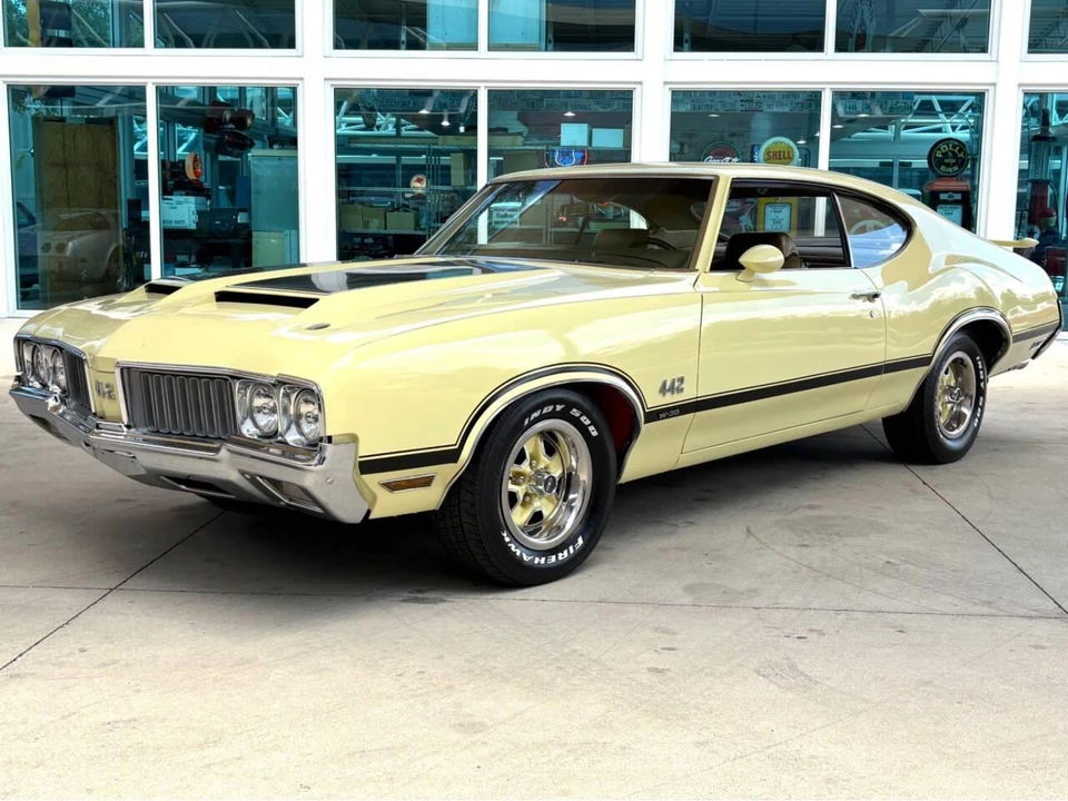 1970 Oldsmobile Cutlass 3rd Gen - Image 11 of 31
