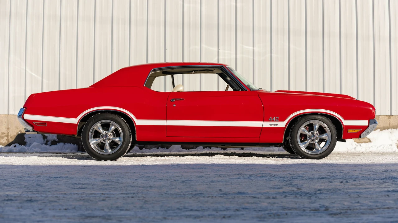 1970 Oldsmobile Cutlass 3rd Gen - Image 8 of 31