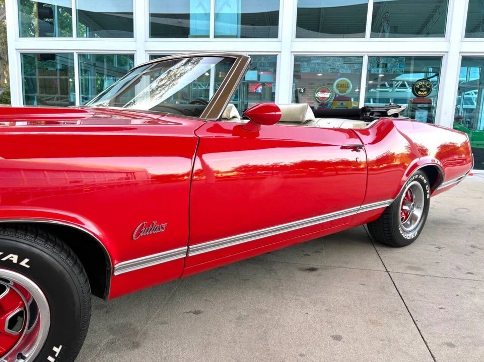 1970 Oldsmobile Cutlass 3rd Gen - Image 15 of 31