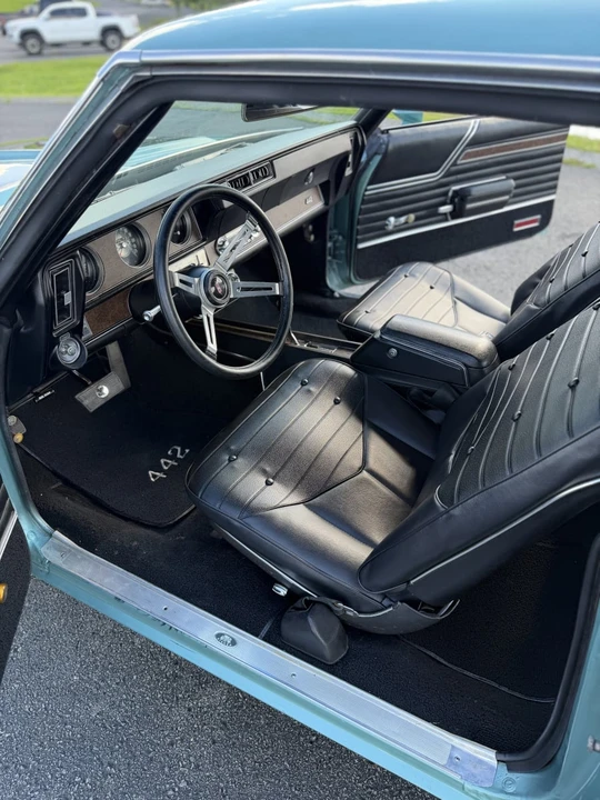 1970 Oldsmobile Cutlass 3rd Gen - Image 9 of 18