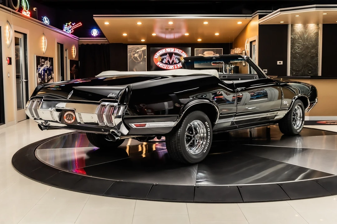 1970 Oldsmobile Cutlass Supreme - Image 12 of 21