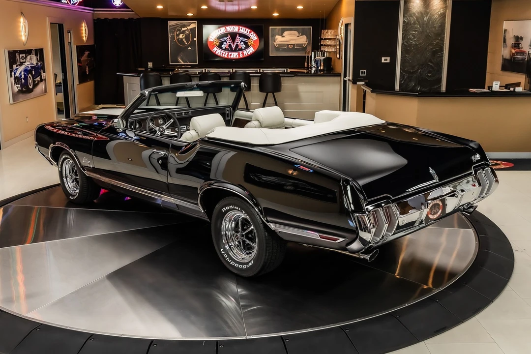 1970 Oldsmobile Cutlass Supreme - Image 17 of 21