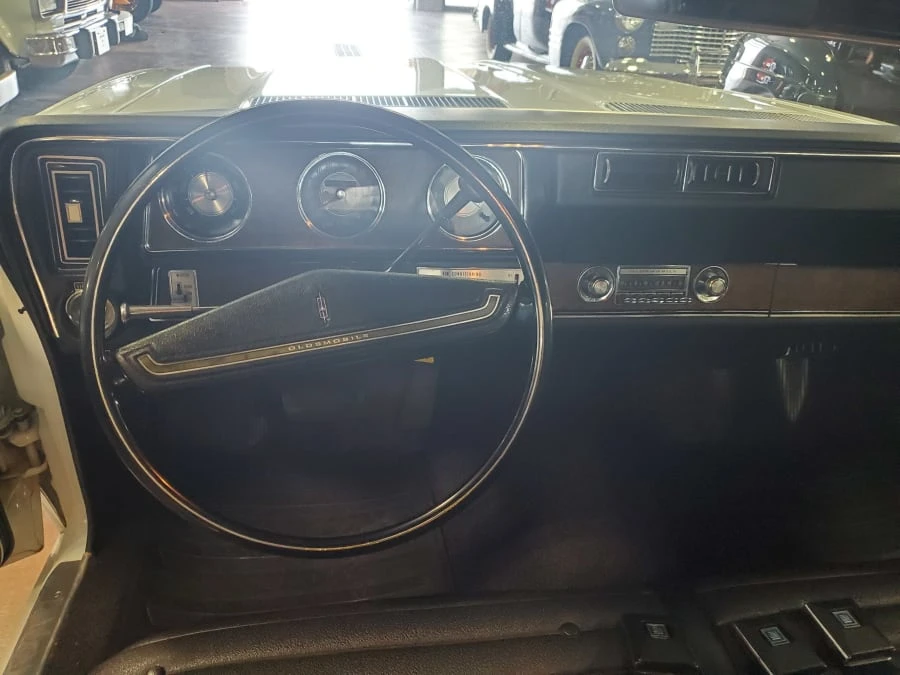 1970 Oldsmobile Cutlass Supreme - Image 6 of 11