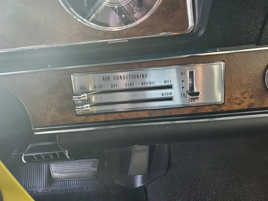 1970 Oldsmobile Cutlass Supreme - Image 10 of 11