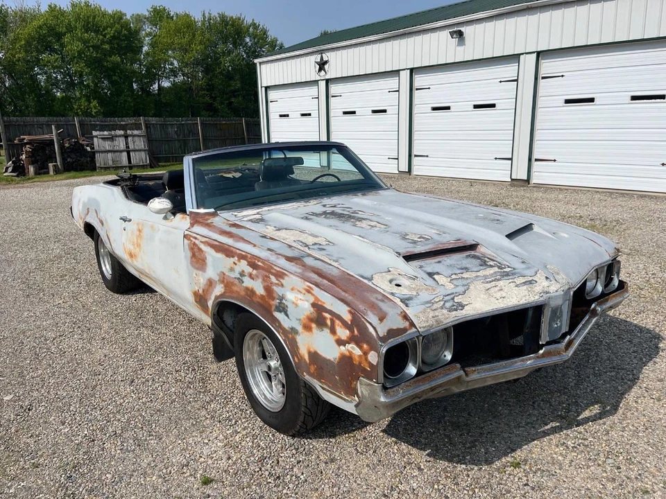 1970 Oldsmobile Cutlass Supreme - Image 2 of 31