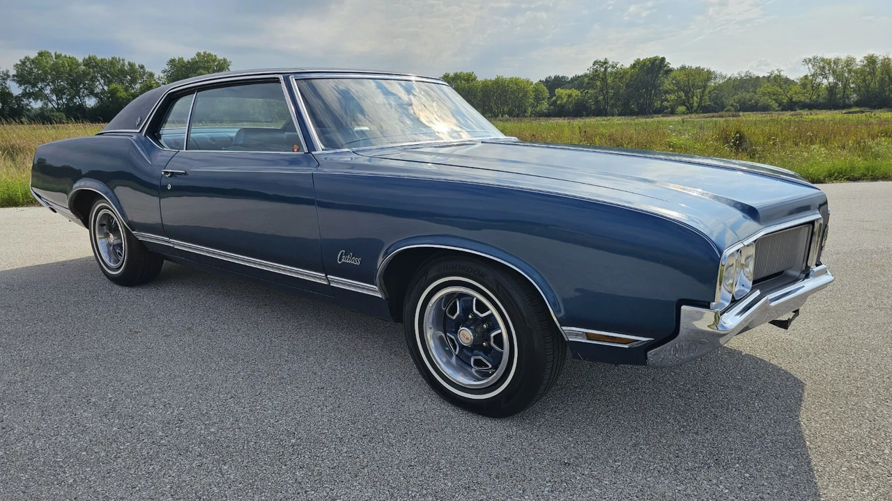1970 Oldsmobile Cutlass 3rd Gen - Image 11 of 31