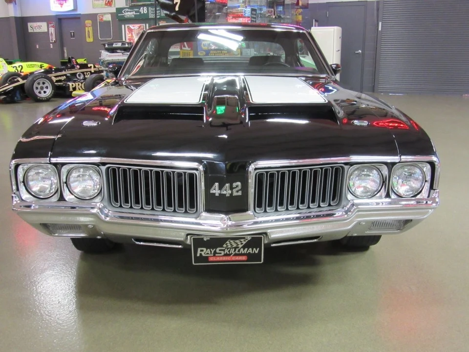 1970 Oldsmobile Cutlass 3rd Gen - Image 9 of 12