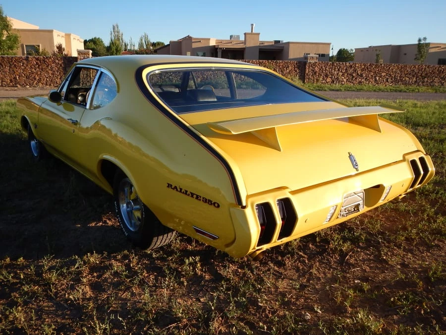 1970 Oldsmobile F-85 & Jetfire - Image 10 of 11