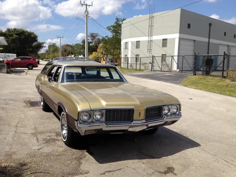 1970 Oldsmobile Vista Cruiser - Image 8 of 10