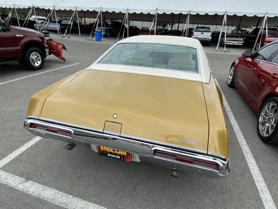 1970 Oldsmobile Toronado - Image 2 of 10