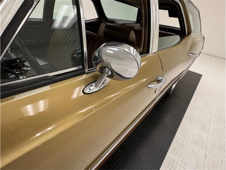 1970 Oldsmobile Vista Cruiser - Image 16 of 31
