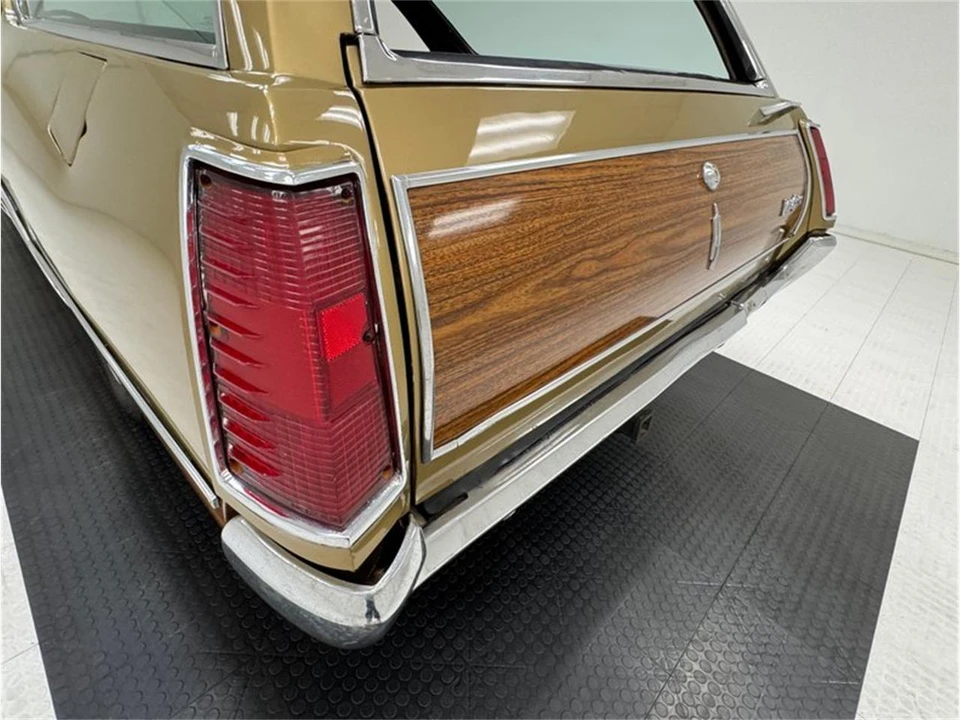 1970 Oldsmobile Vista Cruiser - Image 21 of 31