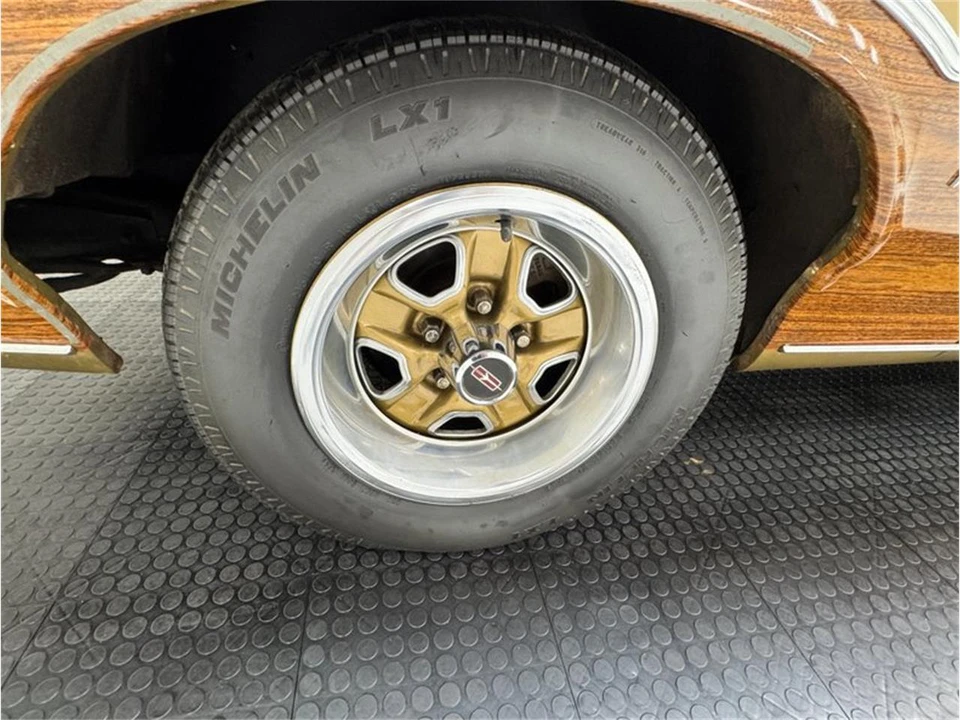 1970 Oldsmobile Vista Cruiser - Image 11 of 31