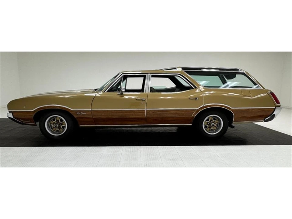 1970 Oldsmobile Vista Cruiser - Image 2 of 31