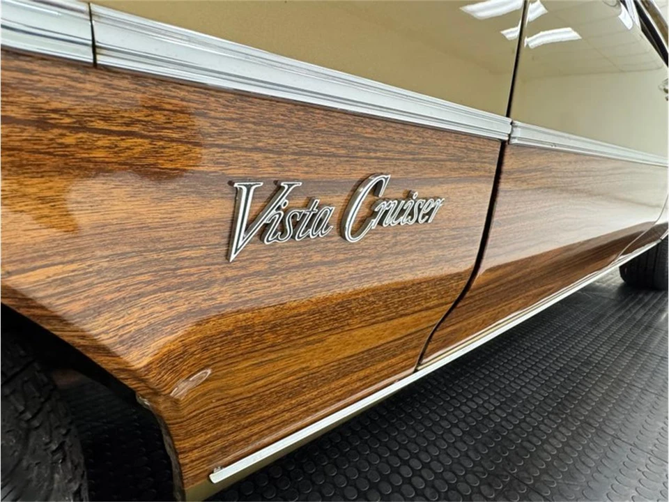1970 Oldsmobile Vista Cruiser - Image 12 of 31