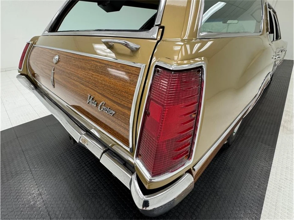 1970 Oldsmobile Vista Cruiser - Image 22 of 31