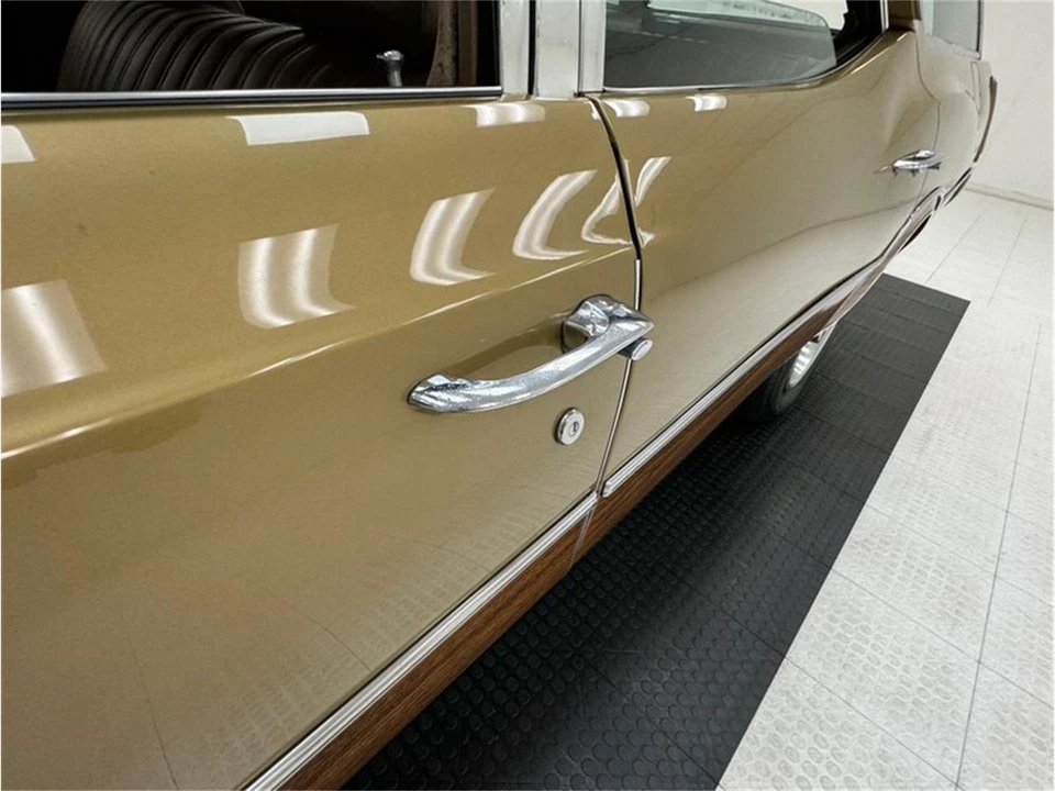 1970 Oldsmobile Vista Cruiser - Image 17 of 31