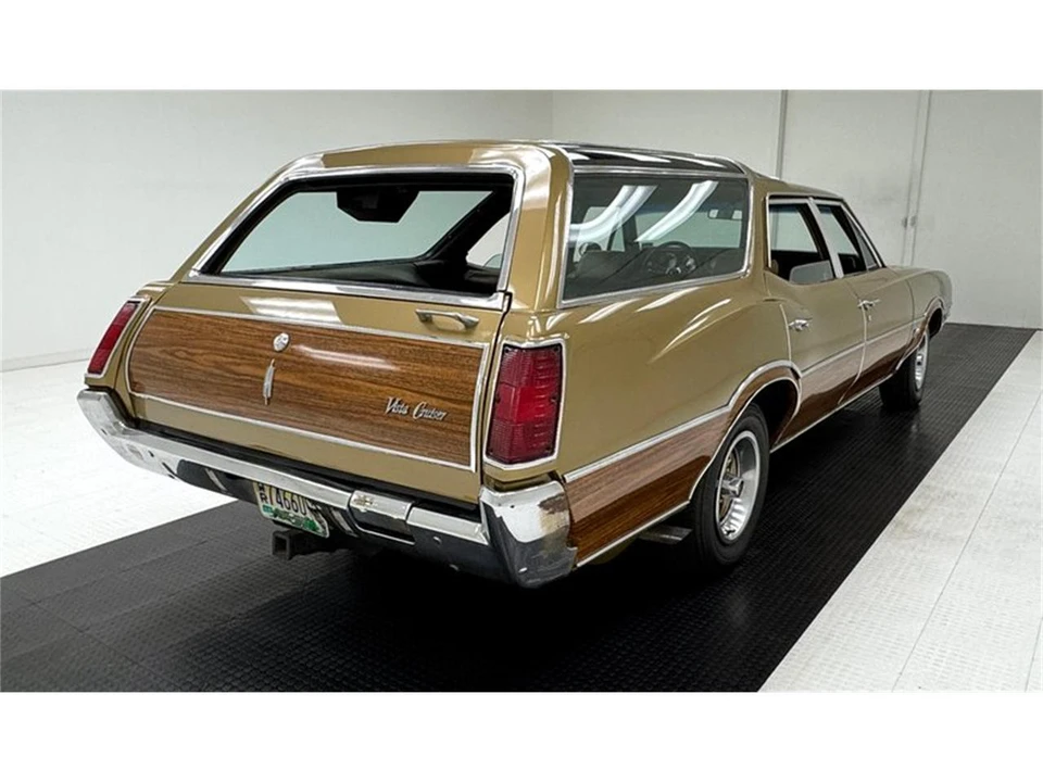 1970 Oldsmobile Vista Cruiser - Image 5 of 31
