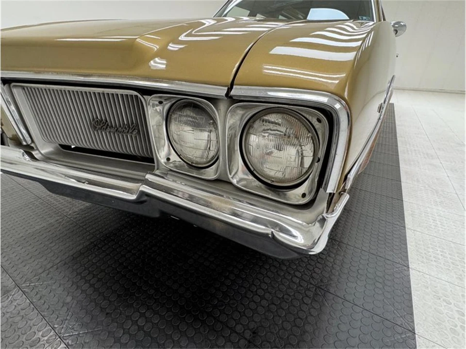 1970 Oldsmobile Vista Cruiser - Image 10 of 31