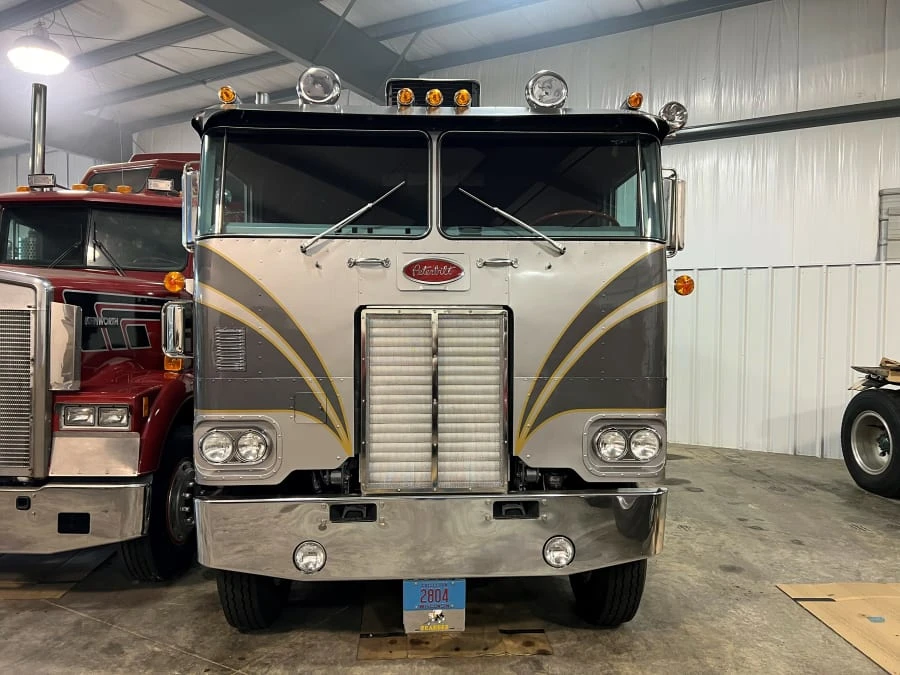 1970 Peterbilt - Image 2 of 11
