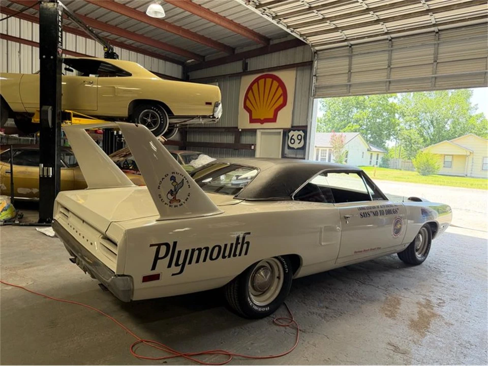 1970 Plymouth Superbird - Image 4 of 31