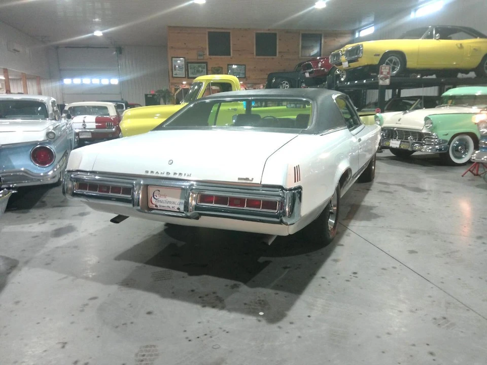 1970 Pontiac Grand Prix 2nd Gen - Image 6 of 15